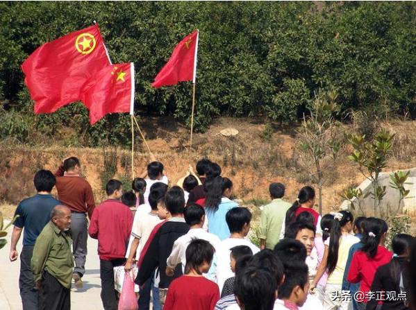定西地震惊现狗坚强:贵州“龙吟”异响，专家前往当地探虚实，三网友被办，怎么回事？