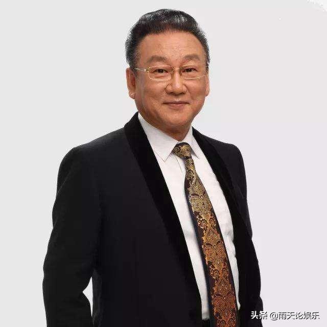 蒋大为国籍是哪国人:那么多中国的孩子在英国上学他们的目的是什么