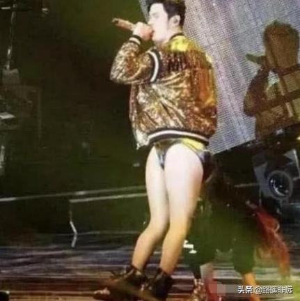 歌手胡月:演唱会上都发生过哪些搞笑的瞬间？