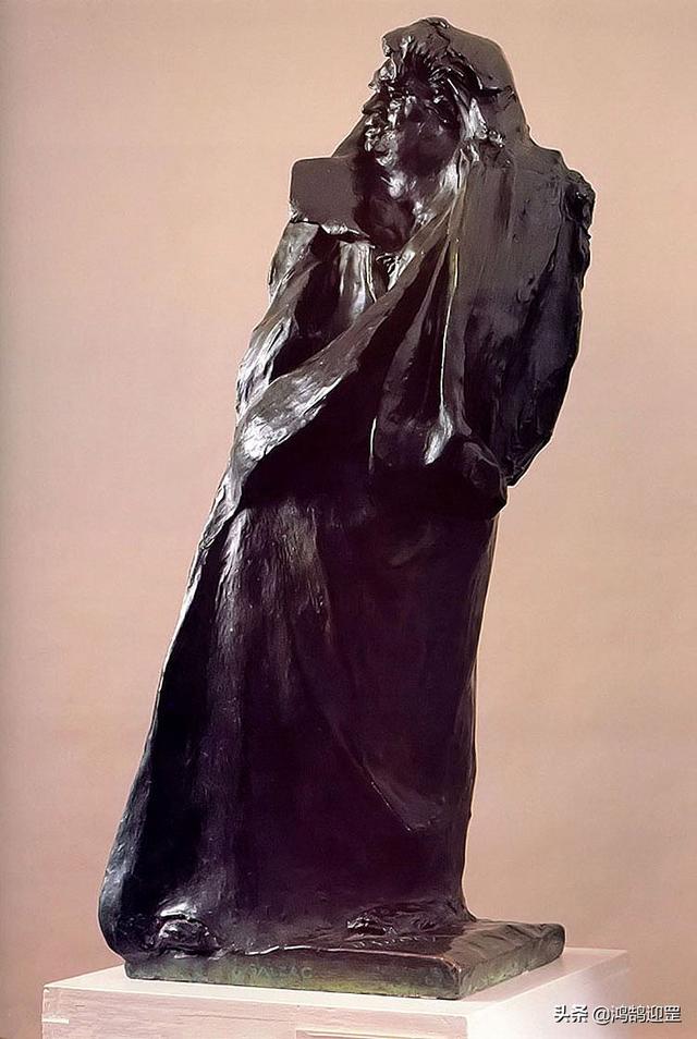 雕塑家罗丹的作品《巴尔扎克像》在艺术史中的地位为何那么高?