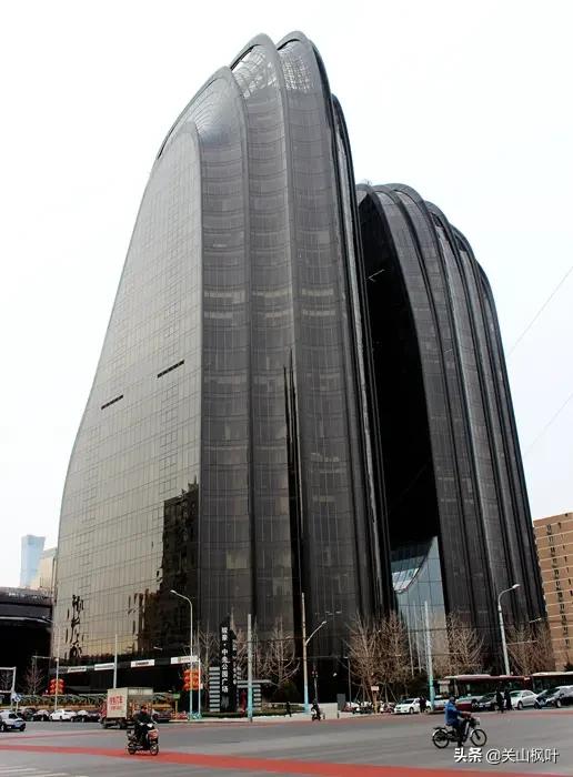  为什么感觉城市里女白领居多？\r
 
(图2)