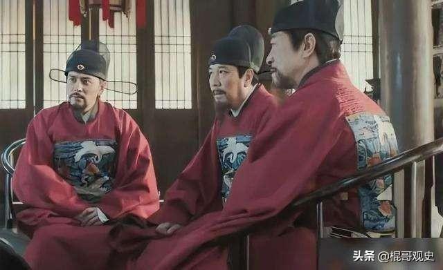 清朝军机处:内阁和军机处的职能是什么，对加强皇权有什么影响？