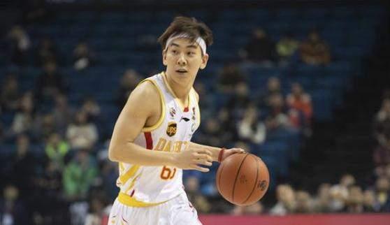 前助攻王冯欣离开广厦，能否加盟辽篮解杨鸣燃眉之急？