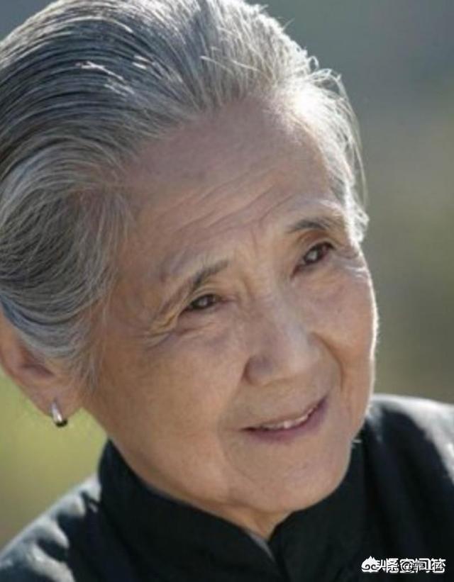 姊妹四人,现在岳母没人管了,女儿要接回来管,作为女婿怎么办？