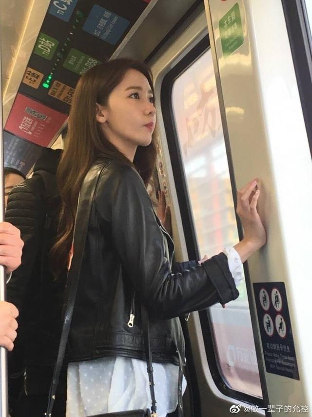 宋茜青春不败:可以给我安利一下少女时代吗（带每个人照片的那种）？