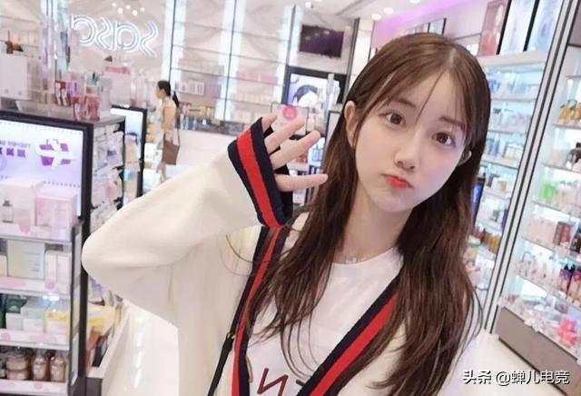 斗鱼清纯女神晒亲密照,疑似与土豪榜一同居,网友：210w就能和主播在一起！如何评价？