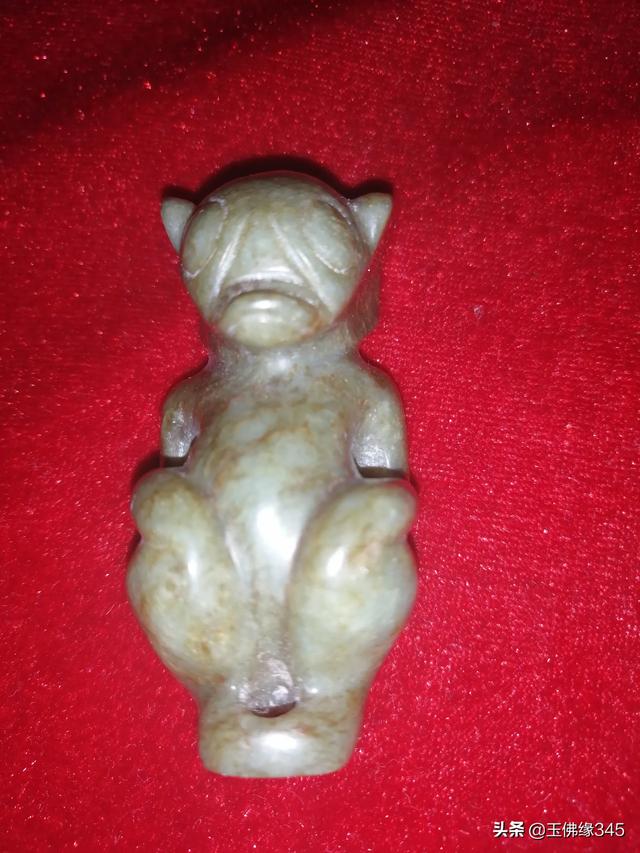 玉文化历史,除了东亚外，埃及和西亚有玉器文化吗？