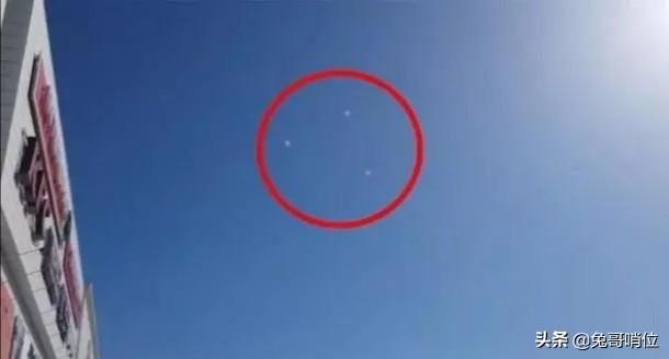 美军飞行员遇UFO:你觉得美国核潜艇撞到的不明物体有没有可能是UFO