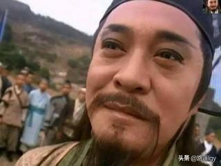 独孤九剑和辟邪剑法:岳不群不学辟邪剑法，学华山派秘洞里面的剑招，能打败左冷禅吗？