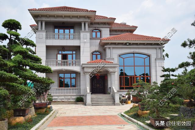 为什么有钱人都住一楼,为什么现在有些富人喜欢回老家盖豪宅？