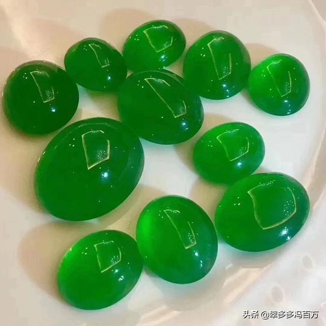 32种翡翠颜色等级排名,翡翠分几个级别，你买的翡翠级别高吗？