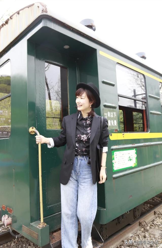 头条问答 年3月下旬 乱穿衣服的季节 你现在穿的什么衣服 112个回答