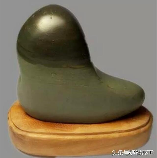 什么样的石头值钱图片,下面这块石头价值几何呢？