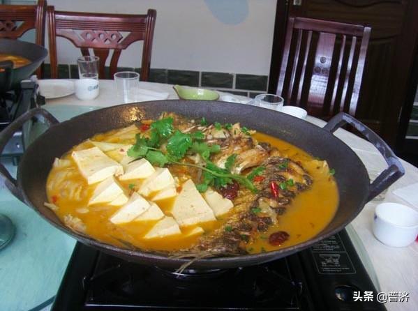 俗话说“千炖豆腐万炖鱼”,炖鱼到底要炖多长时间才能把肉炖成一瓣一瓣的样子？