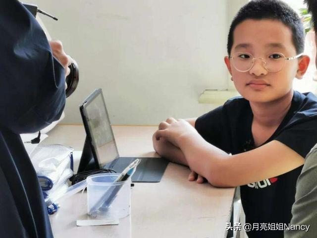 钟美美母亲发声:若你是13岁钟美美的家长面对百万年薪你会心动吗,你会怎么做