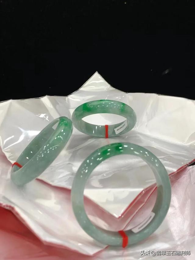 和田玉手镯70000元图片,在网上买了个六七百的手镯怎么觉得有点假？