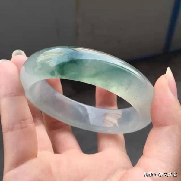 冰种春彩翡翠好不好,现在市场上翡翠冰种价格表现如何？