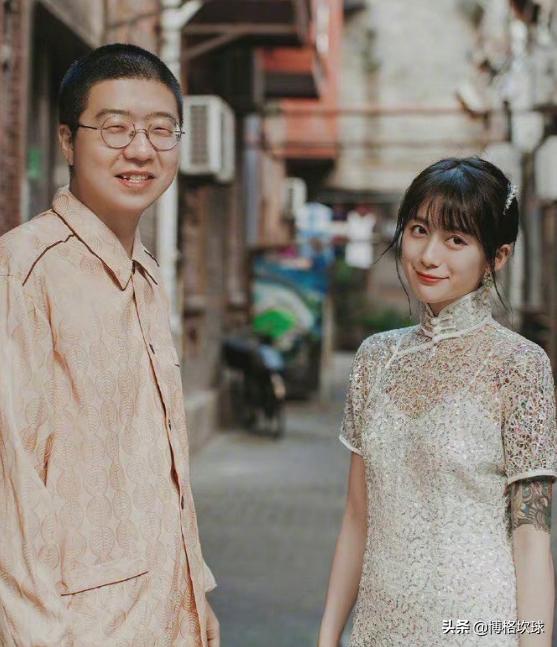 程璐和思文疑似离婚:李诞黑尾酱离婚，代言的铂爵旅拍的广告得有多尴尬？