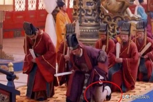 李曼图片:影视剧中，你见过哪些“辣眼睛”的穿帮镜头