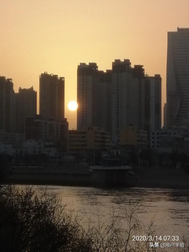 简单<a href=https://maguai.com/list/55-0-0.html target=_blank class=infotextkey>生活</a>心态的图片:最简单的<a href=https://maguai.com/list/55-0-0.html target=_blank class=infotextkey>生活</a>一天花多少钱？