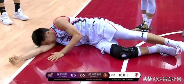 李弘基狠狠地:李晓旭受伤，赵继伟问了两句话后将球狠狠砸向地板，他为啥这样？