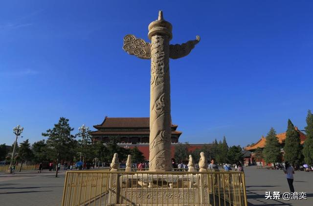 北京天空现龙，北京天安门的“华表”是做什么的