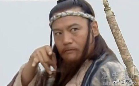 独孤九剑和辟邪剑法:岳不群不学辟邪剑法，学华山派秘洞里面的剑招，能打败左冷禅吗？