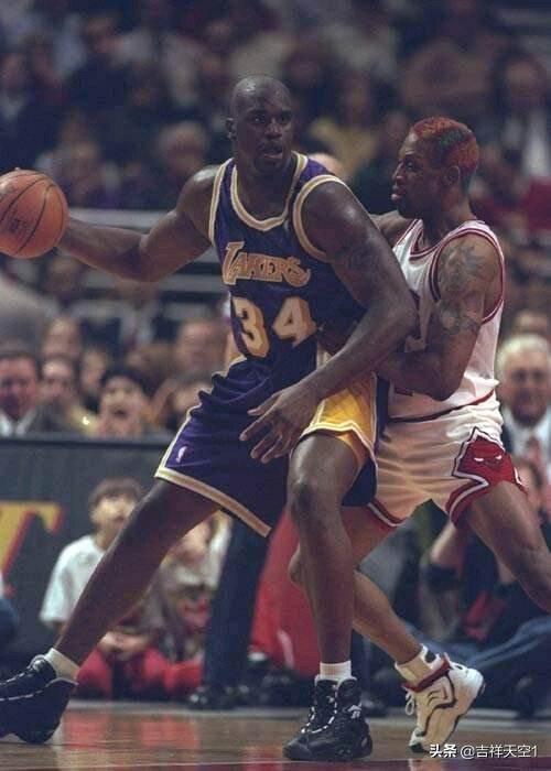大虫罗德曼当年在公牛队场均只有5分，他为什么能和当年的乔丹皮蓬并称为三巨头？插图57