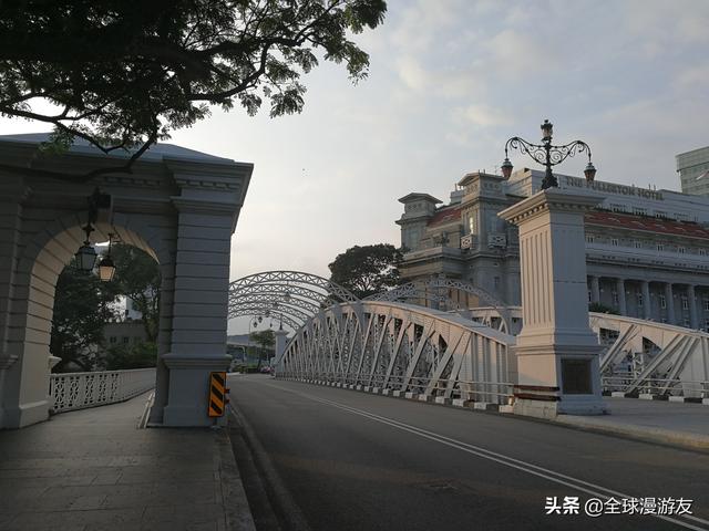 全球首个无边泳池:国内去哪个海边城市旅游性价比高？