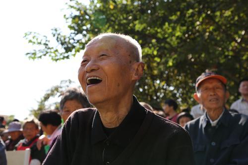 金婚老人晒幸福:农村哪一类老人过得最幸福