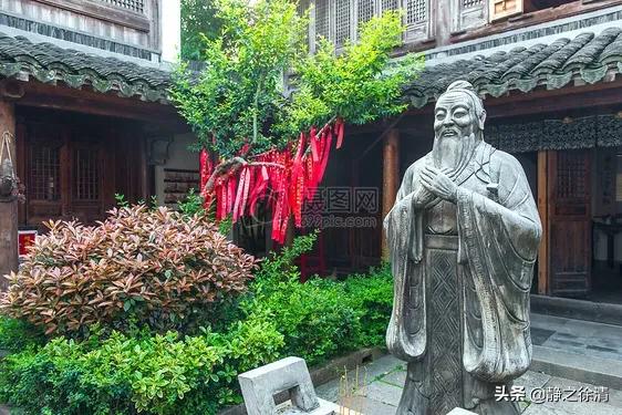 中国古代典籍中最能代表中华传统文化精华的是哪一部？