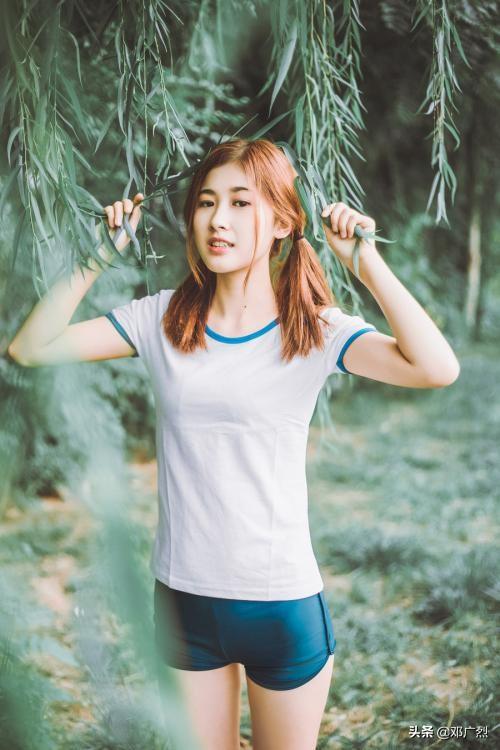 梨涡妹妹金在恩:什么样的女孩，你一看就入迷了？