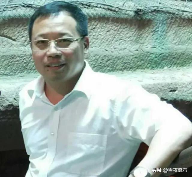 消防员救狗跳粪坑得网友称赞:如果看到有人落水，你会跳河施救吗？