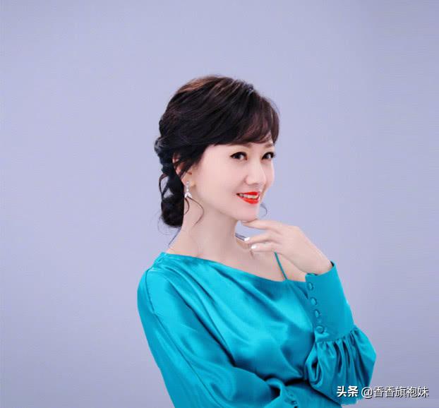 <b>大龄女性能选择纯色服饰吗</b>
