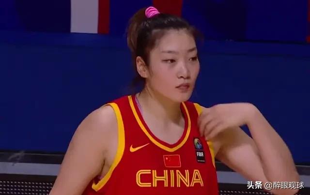詹姆斯严李:长相甜美的女篮核心李梦为何会被很多球迷称为“女篮詹姆斯”呢？