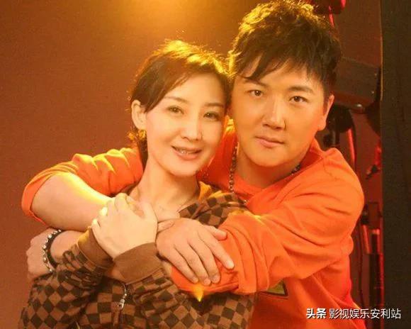 孙楠前妻:“夺走”孙楠，毁买红妹女儿，如今51岁的潘蔚怎样了呢？