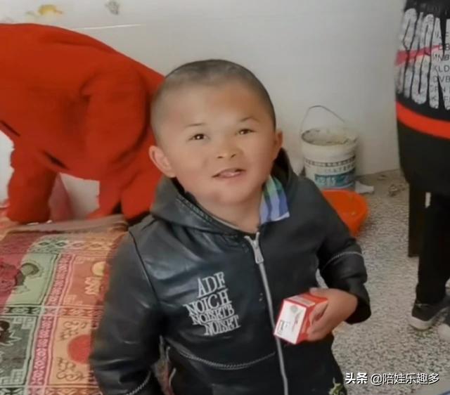 西子小小最新照片:“小马云”范小勤最红的时候挣了很多钱，怎么现在变得这么落魄？