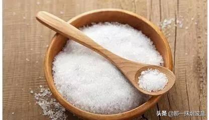 如何洗净汗渍污渍？