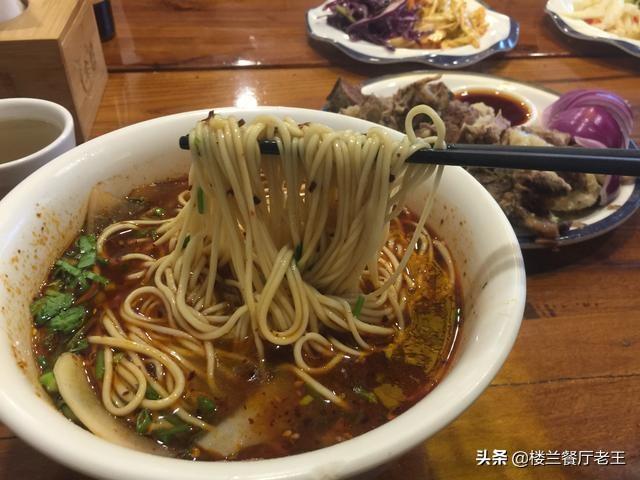紫玉兰txt拉面要加香菜:连吃一个月兰州拉面是怎样的一种体验？