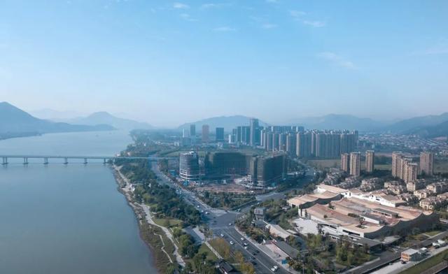 杭州，你知道最长的一条路是哪条路吗？:杭州天目山路 第14张