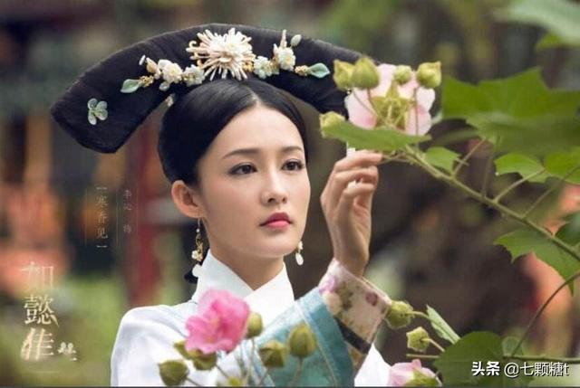 乾隆为什么那么恨如懿:《如懿传》大结局中皇帝为什么不将如懿按皇后丧仪安葬？