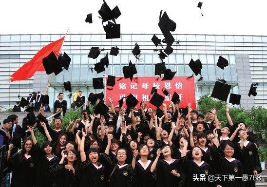 倪妮初中毕业照曝光:为什么每次看到多年前的毕业照，内心就会热血沸腾