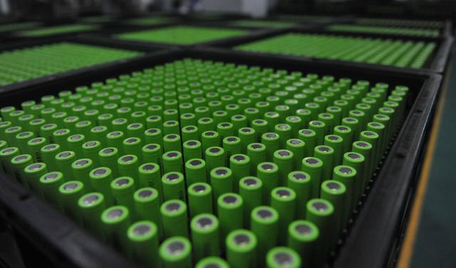 头条问答 - 比亚迪电动车8年15万公里后,电芯终身质保能起到什么作用?