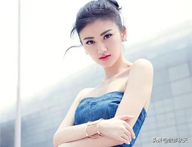 特么的简直哔了狗了:怎么样辨别男孩子是不是喜欢自己？