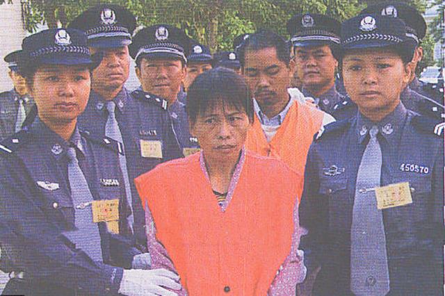 逛街认出被拐儿子:在你身边有没有发生过拐卖儿童的事件