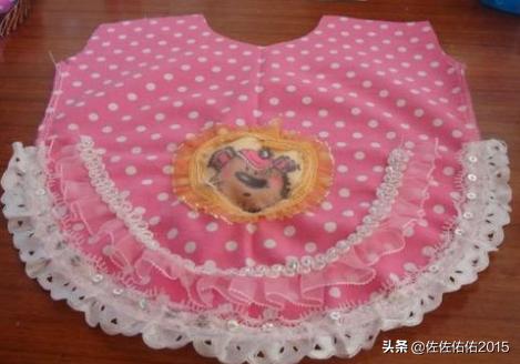 宠物狗鹿犬衣服制作:狗狗的四脚衣服如何制做？