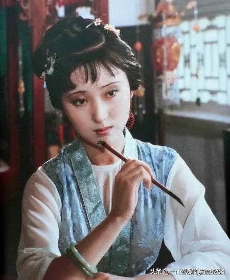 薛姨妈明明答应林黛玉促成木石姻缘,为何事后却出尔反尔？