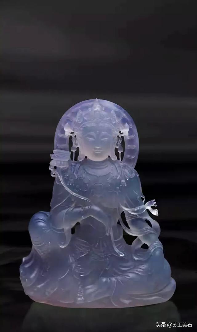 揭阳工翡翠雕刻的特点,揭阳五万能买什么样的翡翠？