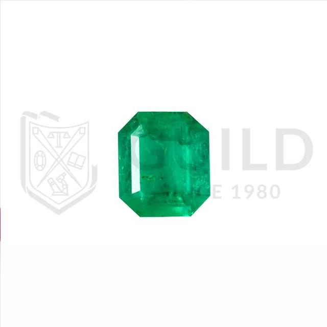 如何判断石头是不是玉石,怎样辨别一块石头是不是玉？需要详细回答？