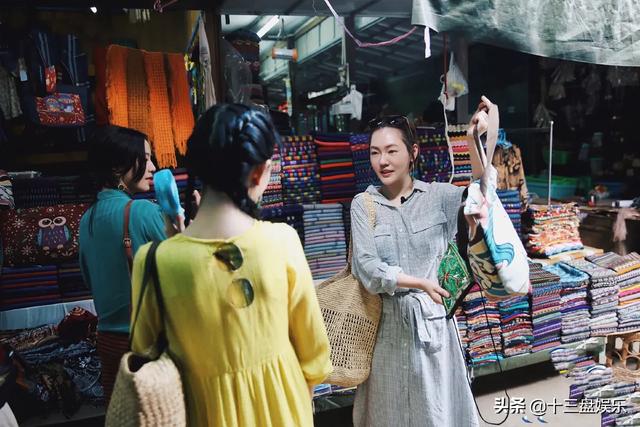 小s阿雅:你认为大小S、范晓萱阿雅四姐妹的感情怎么样？真的有那么好吗？